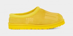 Ugg Tasman Scatter Graphic Men's Slippers Yellow | WFBJYGM-13