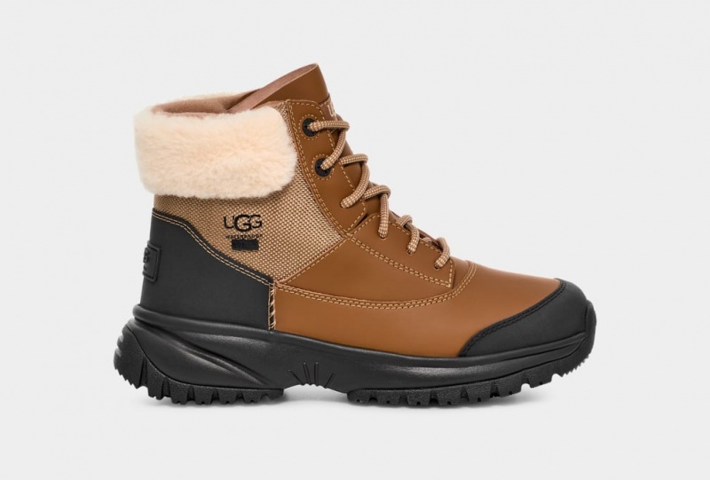 Ugg Yose Fluff V2 Women\'s Boots Brown | MBEISRA-23